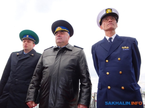 Генерал Кудряшов в центре, справа — Ивасаки Сюнъичи