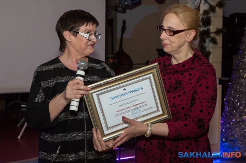 Лариса Кравченко (справа)