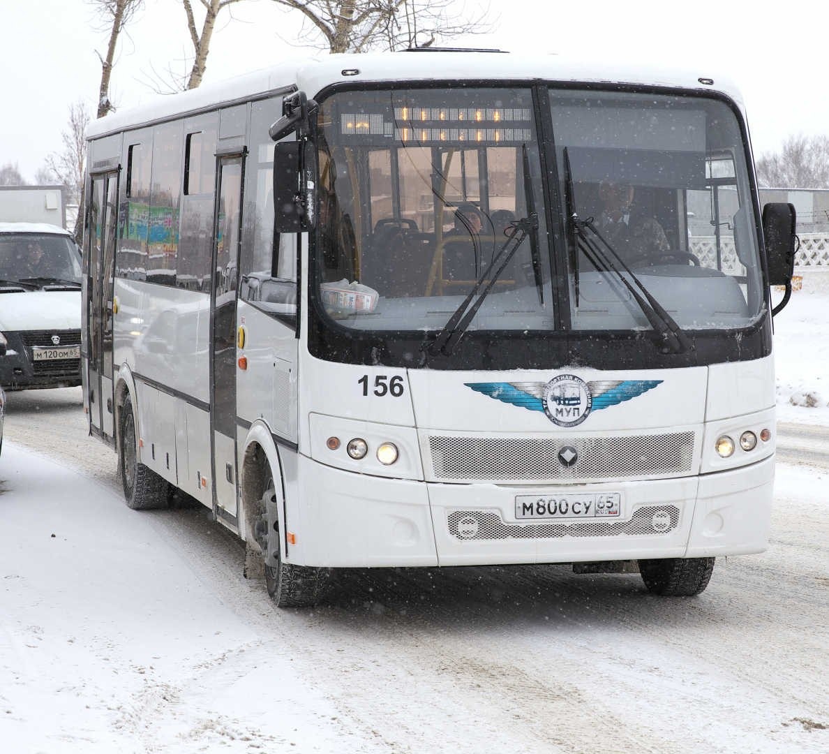 Автобус южно сахалинск. Общественный транспорт Южно-Сахалинск. Автобусы Южно-Сахалинск. Автобусы Сахалин. Пригородный автобус.