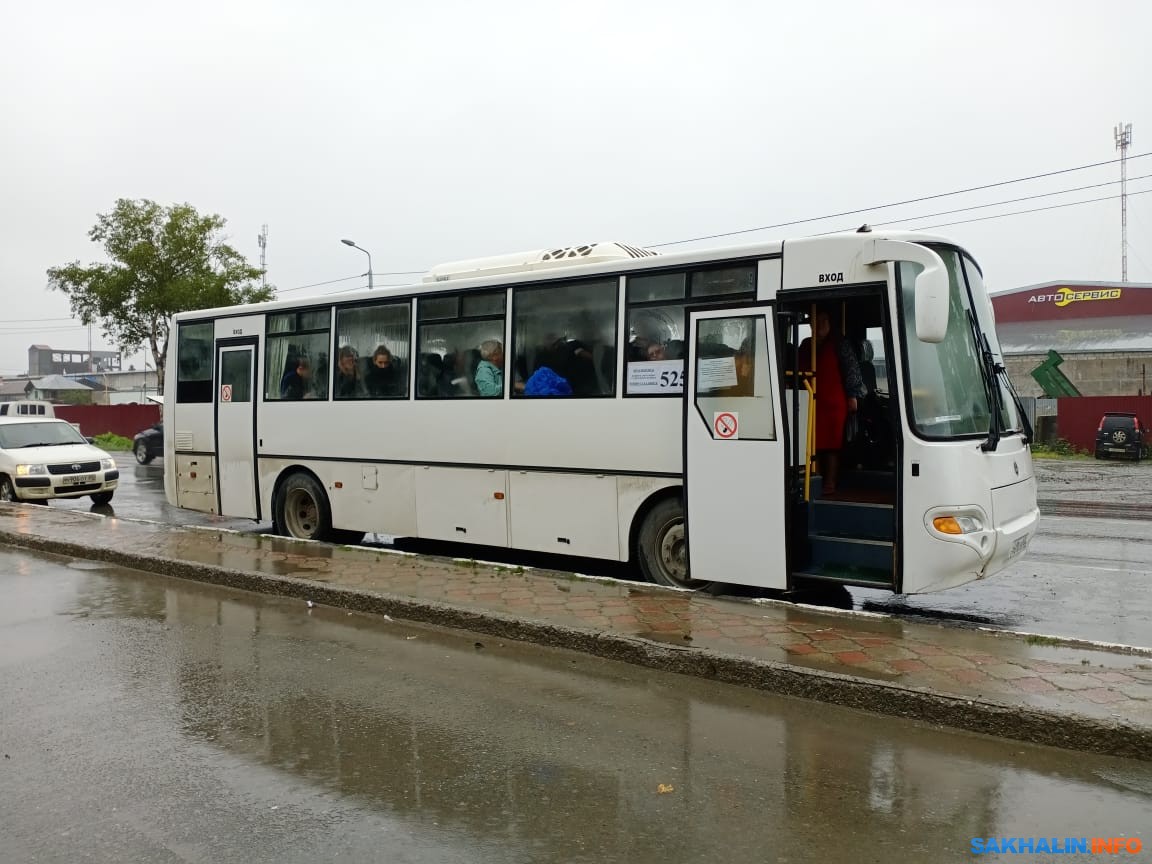 Автобус южно сахалинск. Автобусы Южно-Сахалинск. Красногорск Южно Сахалинск. Южно-Сахалинский автобус. Автобусы Сахалин.