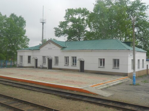 Железнодорожный вокзал в Смирных. Фото: "Википедия"