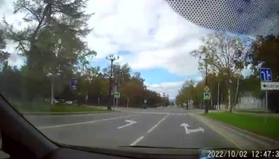 Два авто столкнулись у пешеходного перехода в Южно-Сахалинске