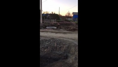 Из-за нового жителя Рыбацкого залило грязью соседей, дорогу и нерестовую реку