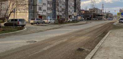 Строители растаскивают грязь по Украинской от проверки до проверки