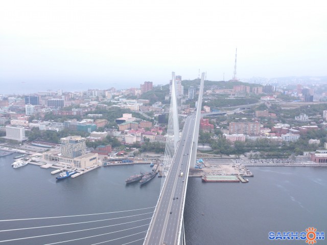 С вершины пилона моста Золотой Рог Владивосток