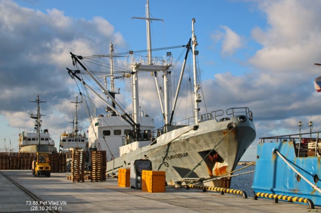 РУБИНОВЫЙ.    (IMO  8725826,  MMSI  273872100,      CS UDSD).    Порт  Невельск.
Фотограф: 7388PetVladVik

Просмотров: 3566
Комментариев: 0