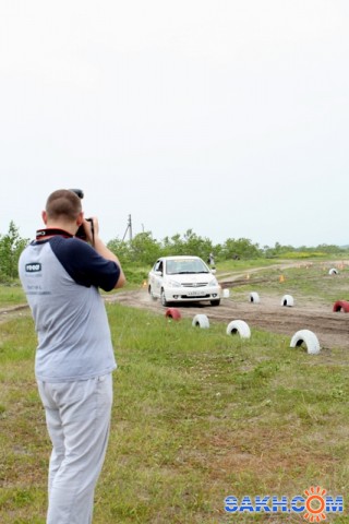 летний пейзаж с авто
Фотограф: фотохроник

Просмотров: 2573
Комментариев: 0