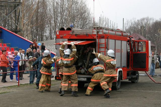 Пожарный выезд. Развертывание пожарных. Сбор пожарных.