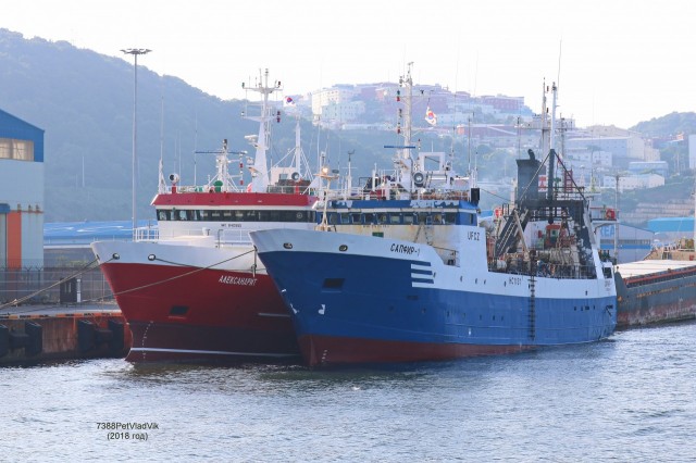 АЛЕКСАНДРИТ (IMO 8410990)  и  САПФИР-1  (IMO  7928213).   Порт  Пусан.
Фотограф: 7388PetVladVik

Просмотров: 3223
Комментариев: 1