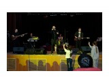 * * *
Многие были уверены, что в такую глубинку может приехать только двойник поп-звезды. 

Просмотров: 3523
Комментариев: 